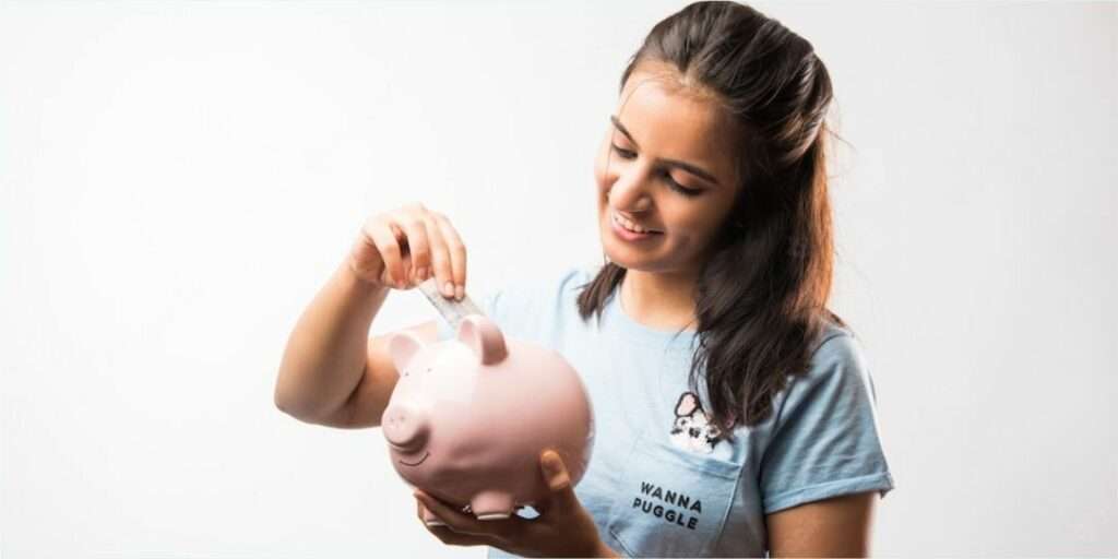 8 Tips for saving money as a student 